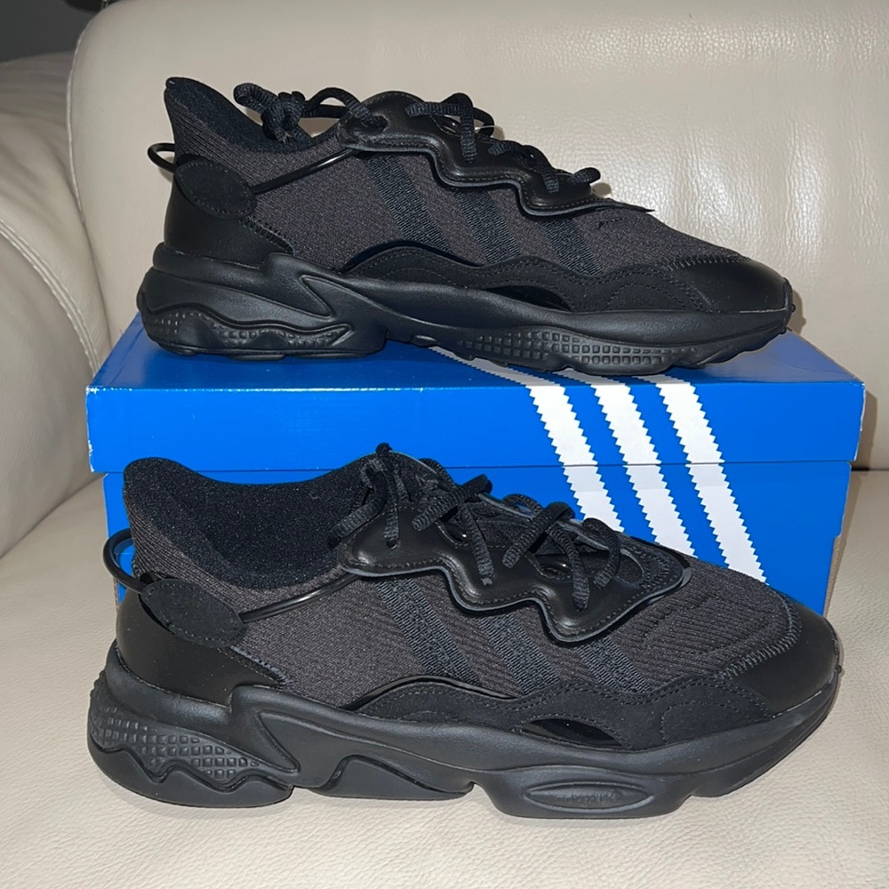 Adidas Ozweego Men Size 8.5 NWT Trainer Sneaker Running Shoe Black FX6020